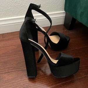 Steve Madden- Size 7- Black Velvet Platform Heel